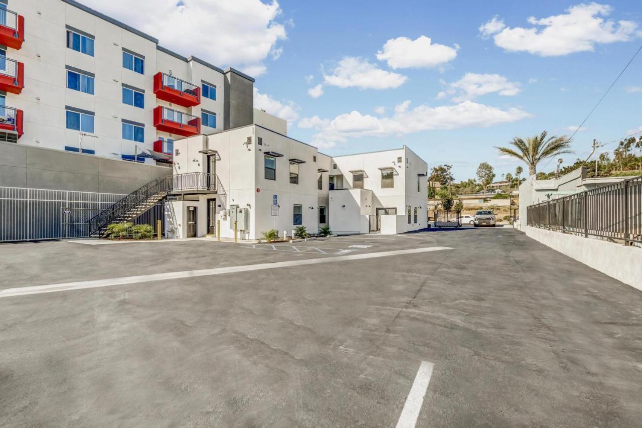 Single Bedroom - Queen Size. Heart Of Downtown Vista Exterior foto